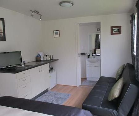 Surf City Lodge Gisborne Buitenkant foto